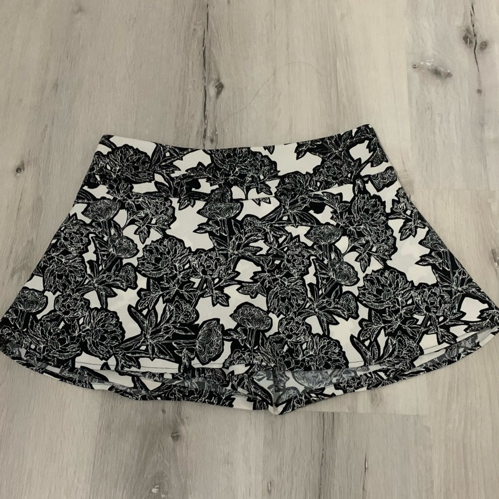 Beautiful skort - Picture 4 of 4